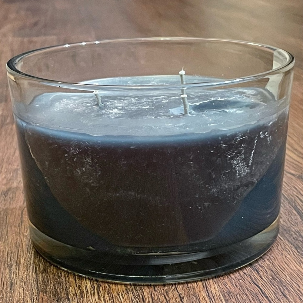 Gold Canyon O’ Tannenbaum 3 Wick Candle Winter Green 16 oz - Picture 2 of 7